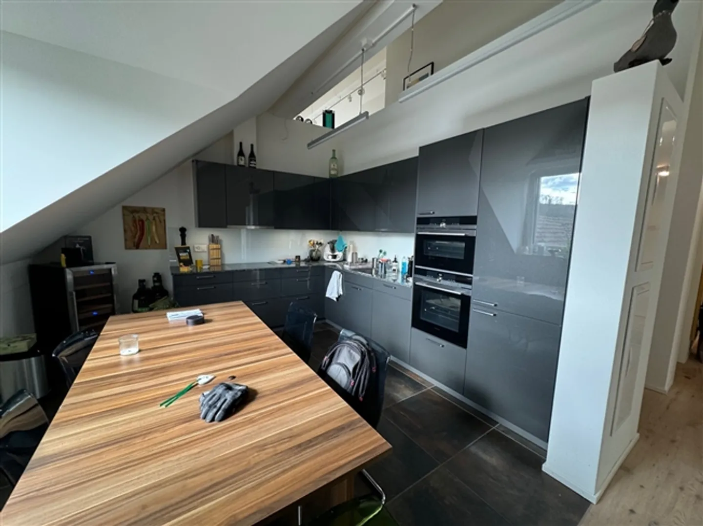 Appartamento mansardato luminoso in una posizione fantastica a Birmensdorf - Foto 4 di 11