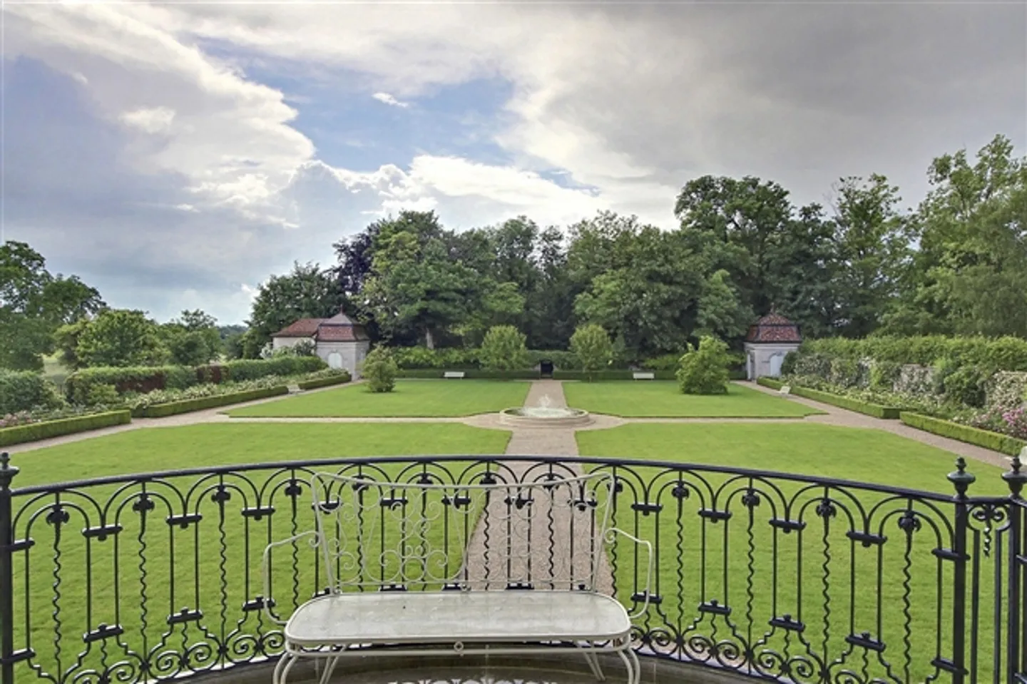 Propriété historique et ses caractéristiques - Photo 2 sur 4