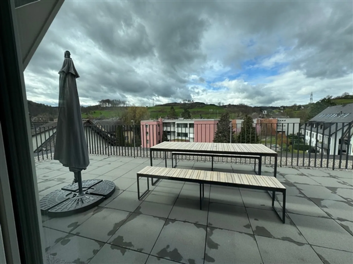 Appartamento mansardato luminoso in una posizione fantastica a Birmensdorf - Foto 7 di 11