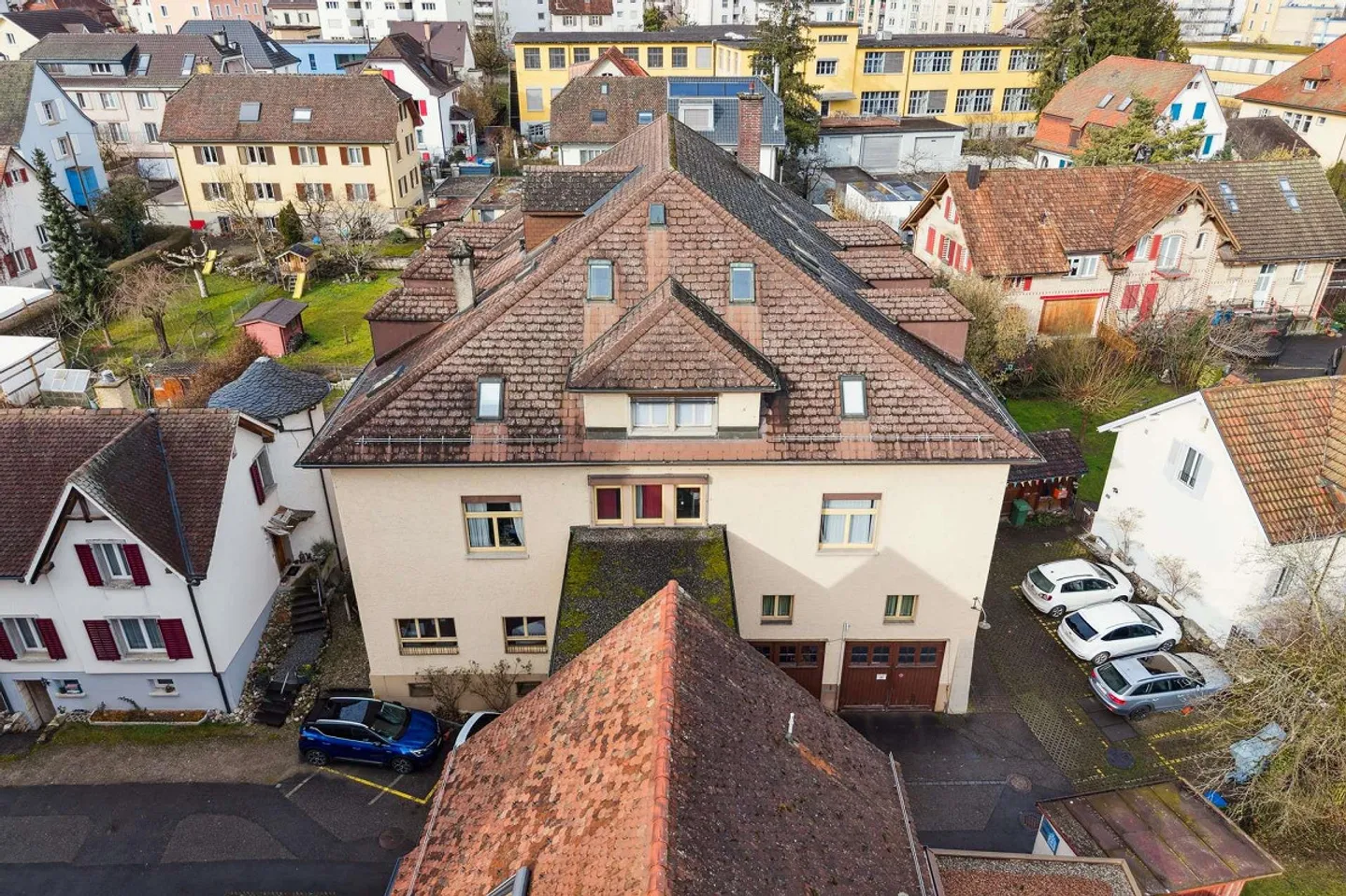 Proprietà residenziale e commerciale con grande potenziale - Foto 3 di 5