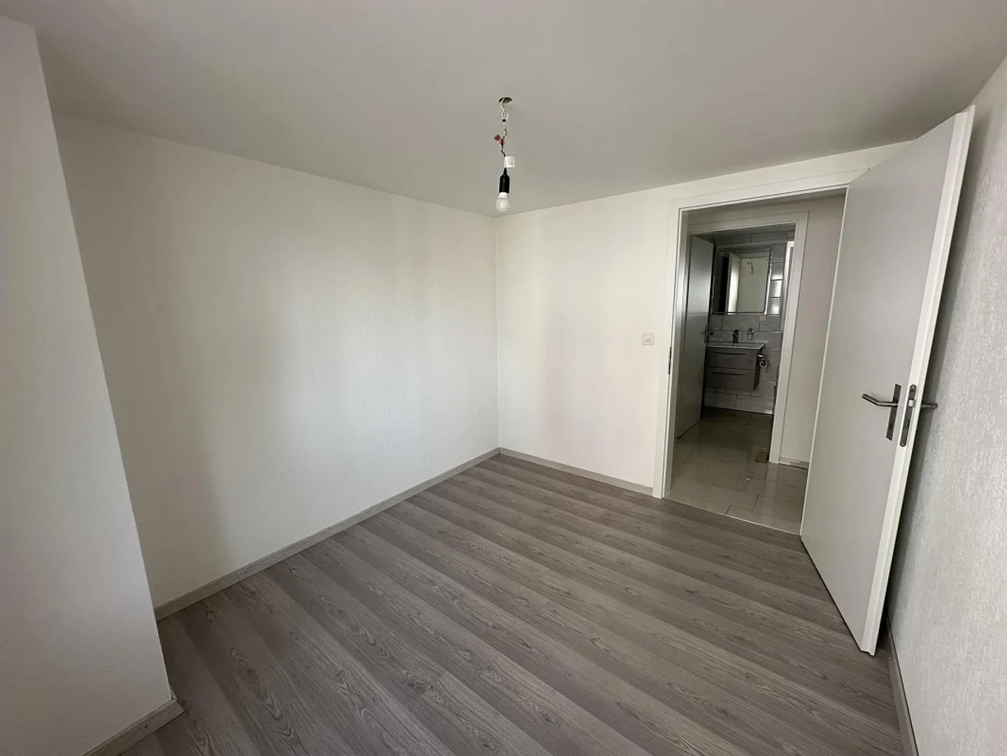 Moderne 3.5 Zimmer Wohnung - Foto 5 von 15