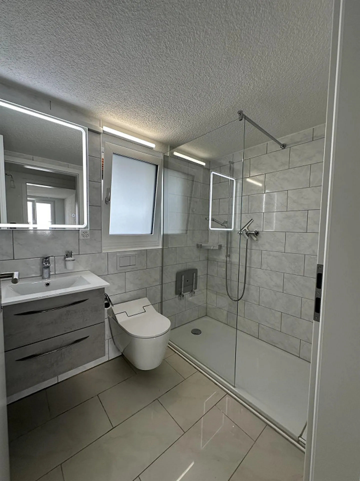 Moderne 3.5 Zimmer Wohnung - Foto 8 von 15