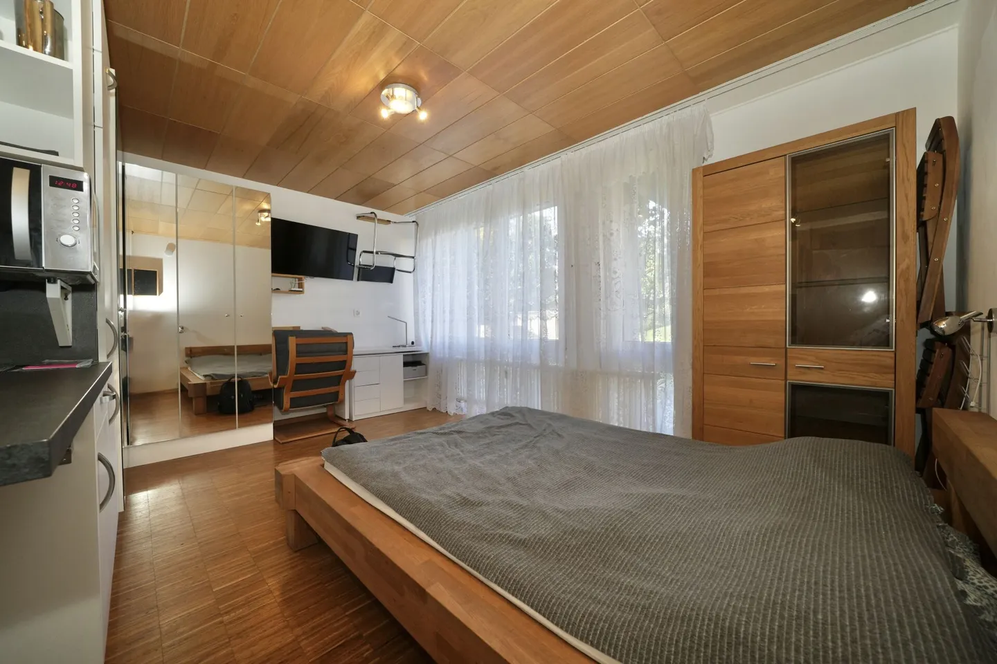 STUDIO APARTMENT IN ATTRACTIVE AND CENTRAL LOCATION - Photo 5 of 7