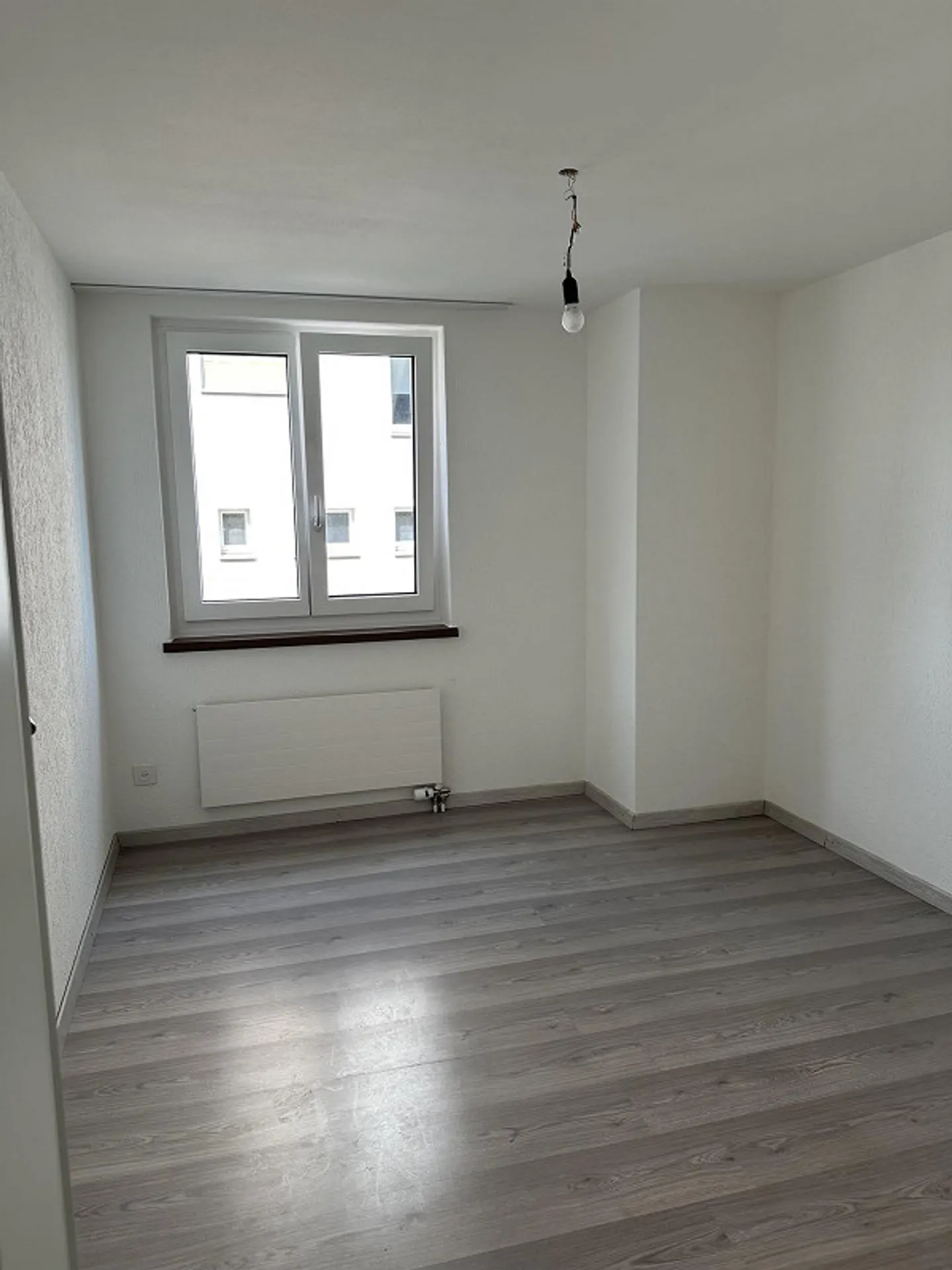 Moderne 3.5 Zimmer Wohnung - Foto 4 von 15