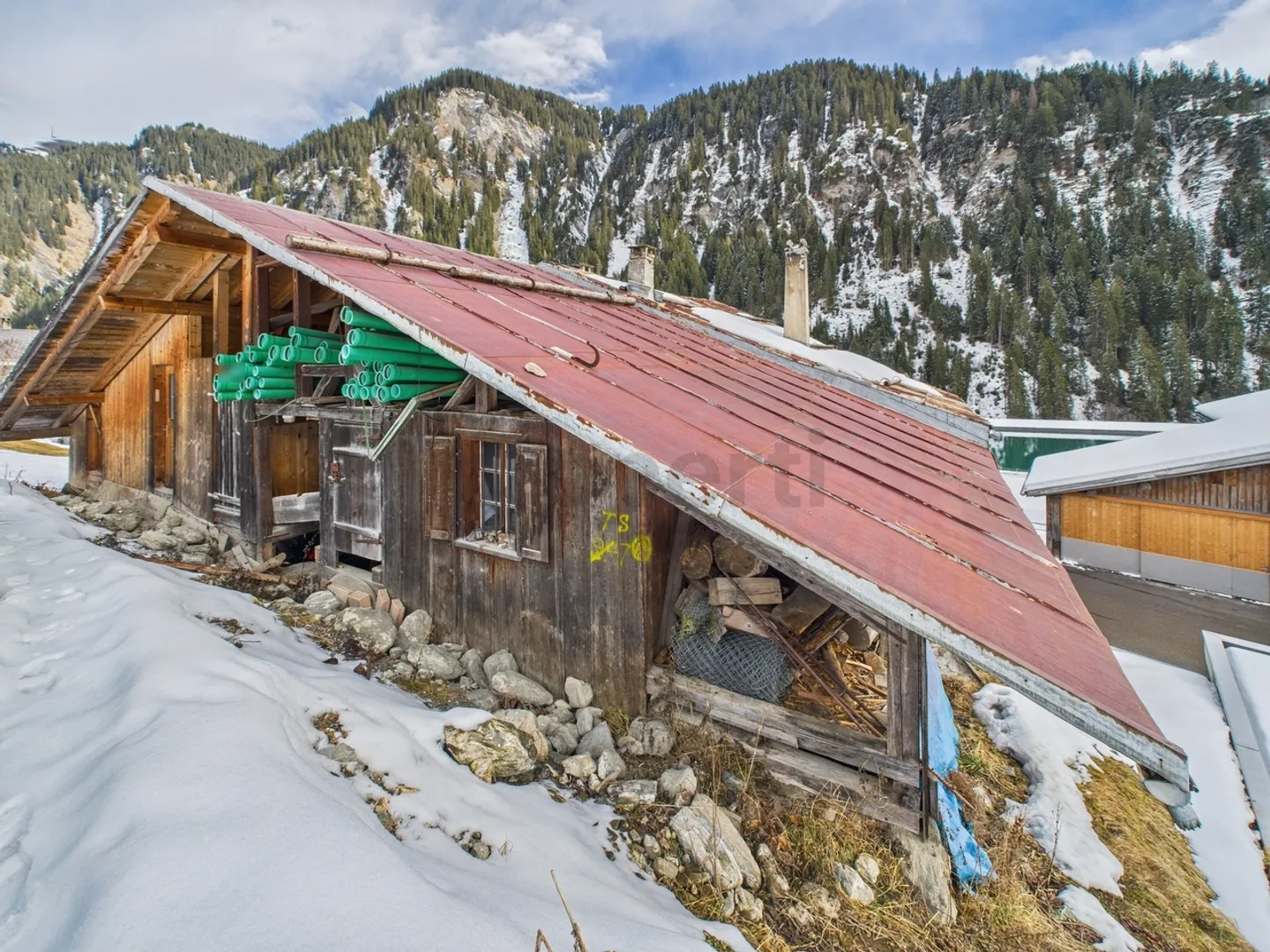 Charming 12-Room Single-Family House with Vaulted Cellar, Safien Platz - Photo 5 of 13