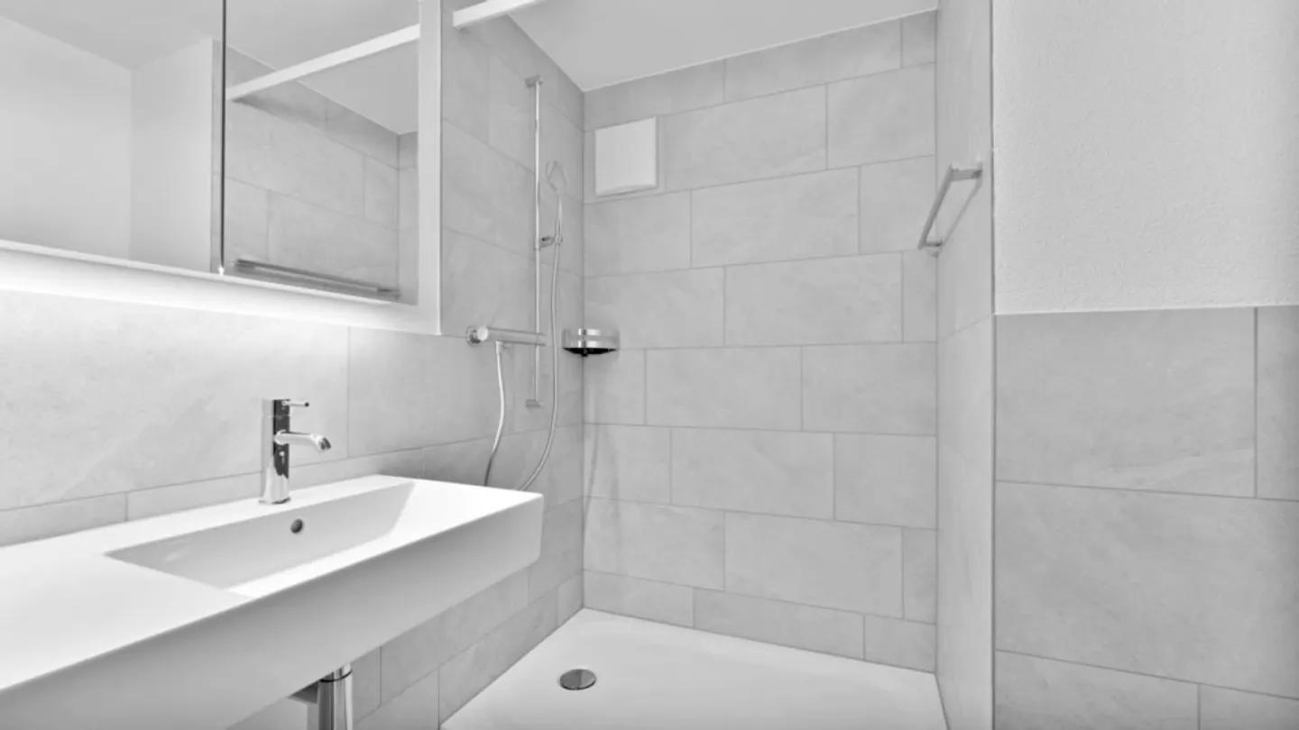 Posizione residenziale tranquilla ma estremamente centrale - Foto 6 di 7