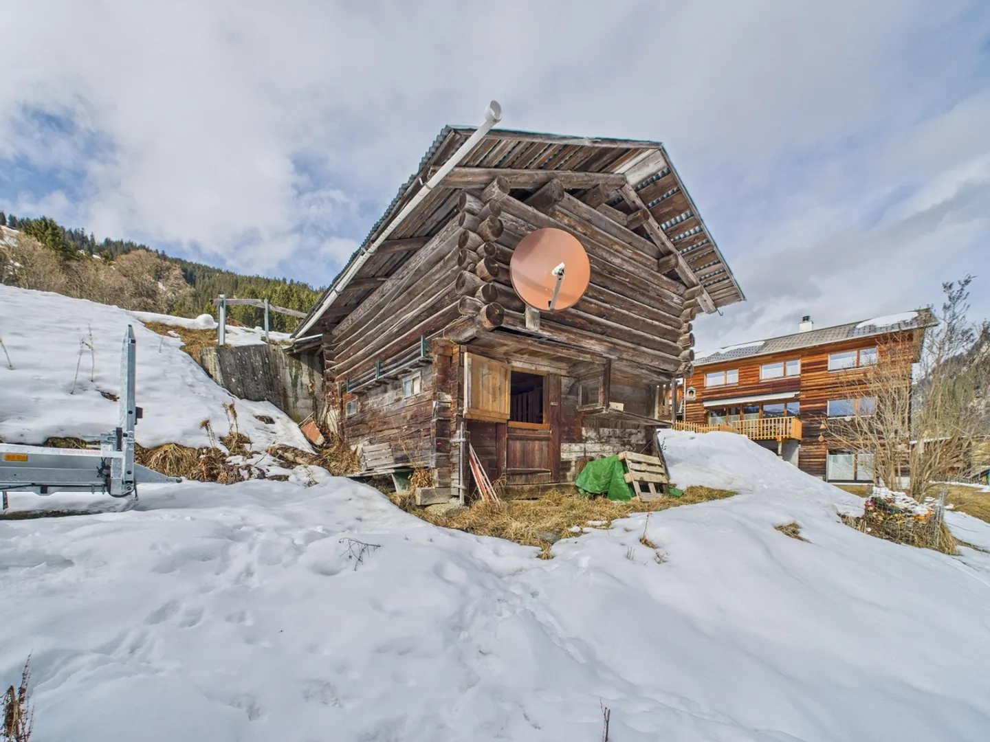 Charming 12-Room Single-Family House with Vaulted Cellar, Safien Platz - Photo 11 of 13