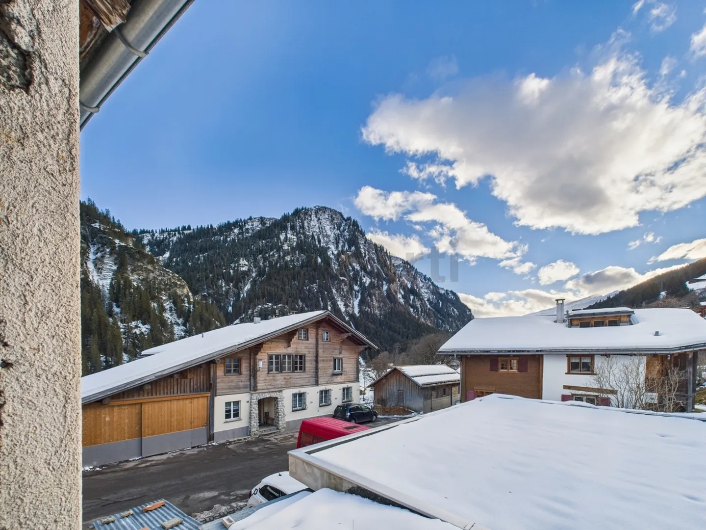 Charming 12-Room Single-Family House with Vaulted Cellar, Safien Platz - Photo 12 of 13