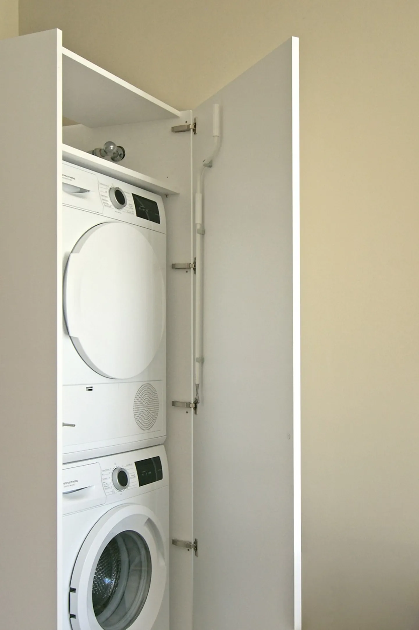 Living in a furnished Movement Apartment - brand new - Photo 6 of 8