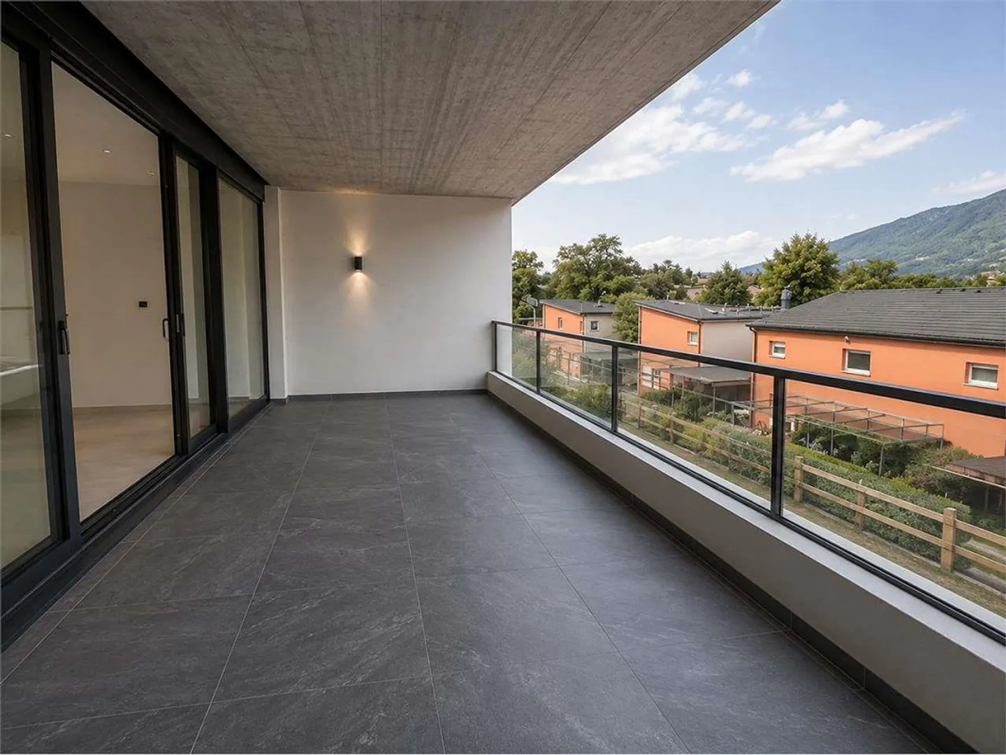 NUOVA COSTRUZIONE | GRANDI SPAZI E AMPIA LOGGIA - Foto 2 von 9