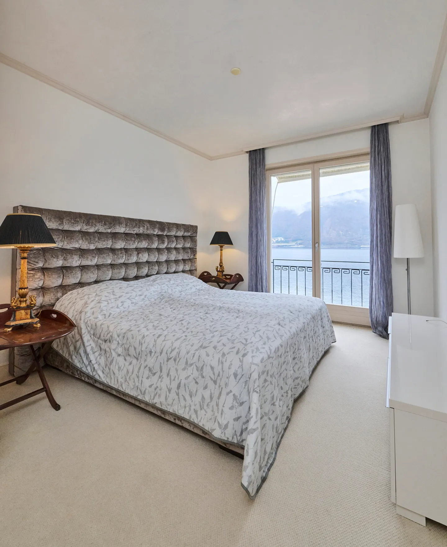 Appartement incontournable dans une résidence pieds-dans-l'eau avec place de bateau - Photo 6 sur 13