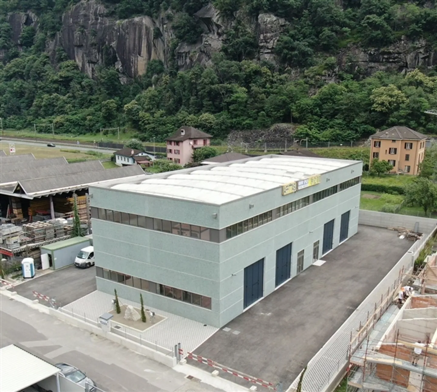 NEWLY BUILT SHED FOR RENT IN CRESCIANO - Photo 4 of 9