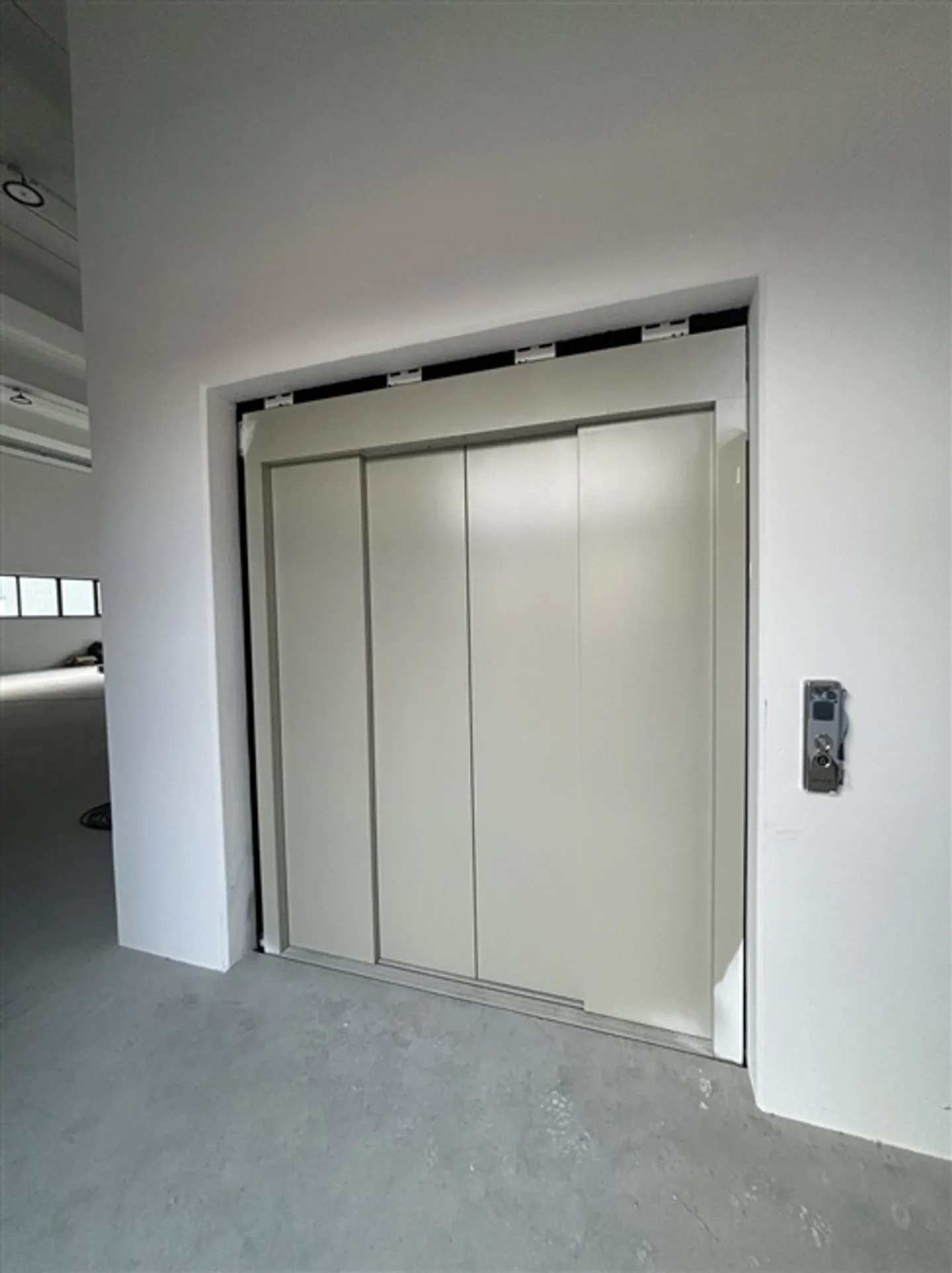 NEWLY BUILT SHED FOR RENT IN CRESCIANO - Photo 7 of 9