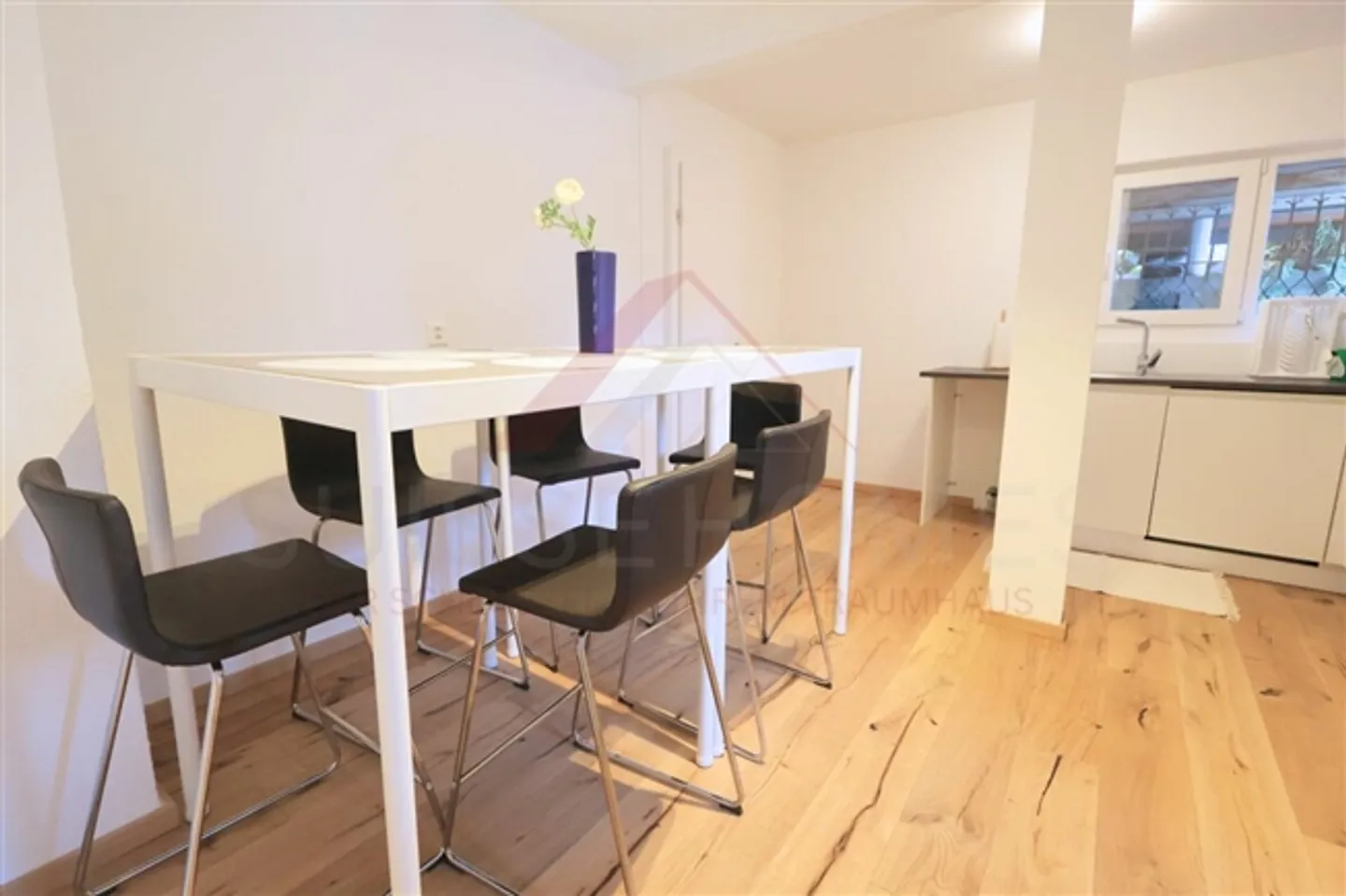 «Einfamilienhaus mit modernem Wohnkomfort und charmantem Charakter - 4.5 Zimmer in 3700 Spiez» - Photo 8 sur 19