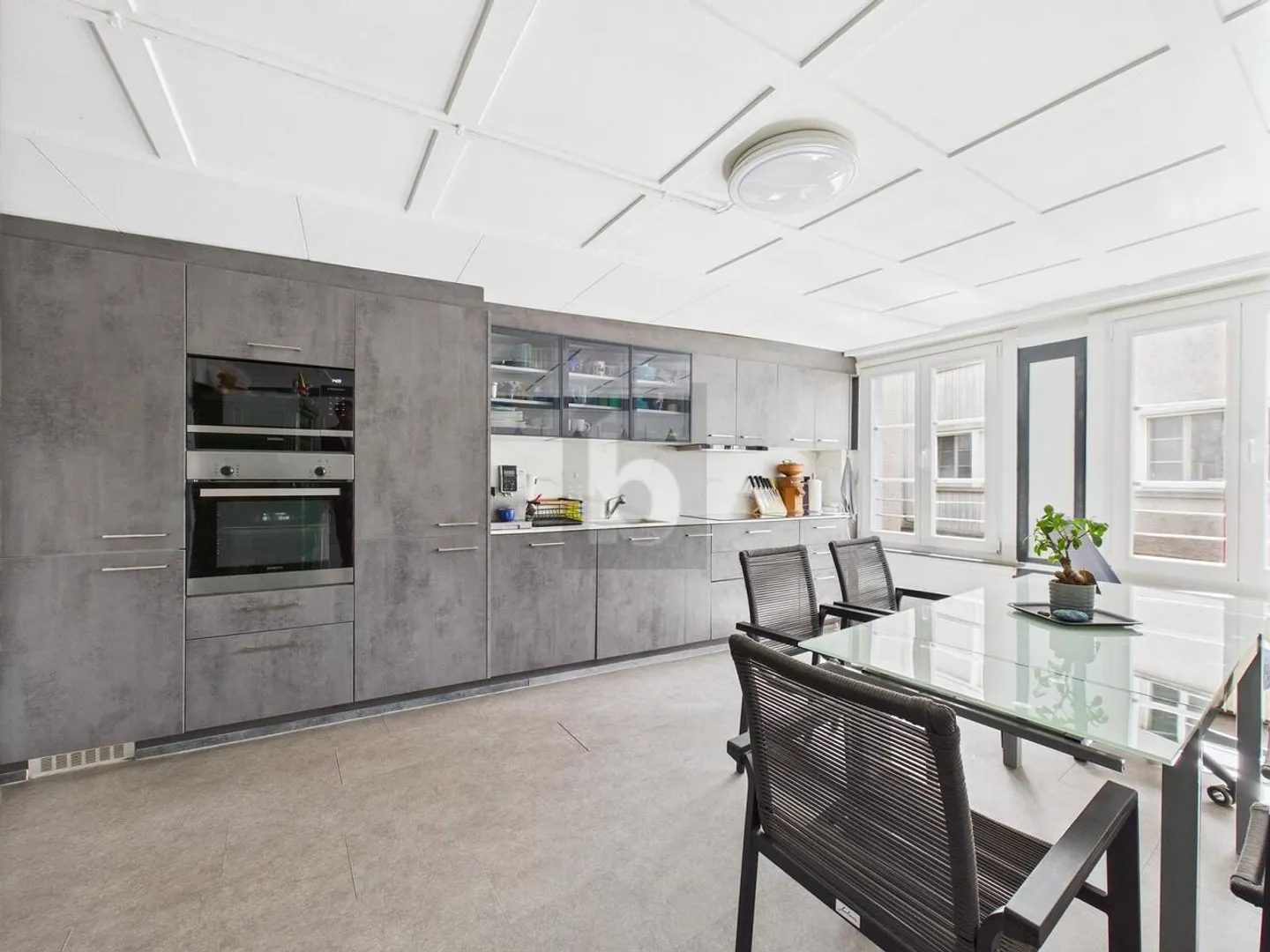 EXKLUSIV UND FRISCH SANIERT - Foto 1 von 5