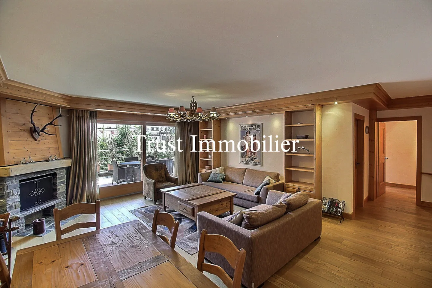 Pleasant 3.5 room apartment for sale in the heart of Crans - Photo 3 of 15