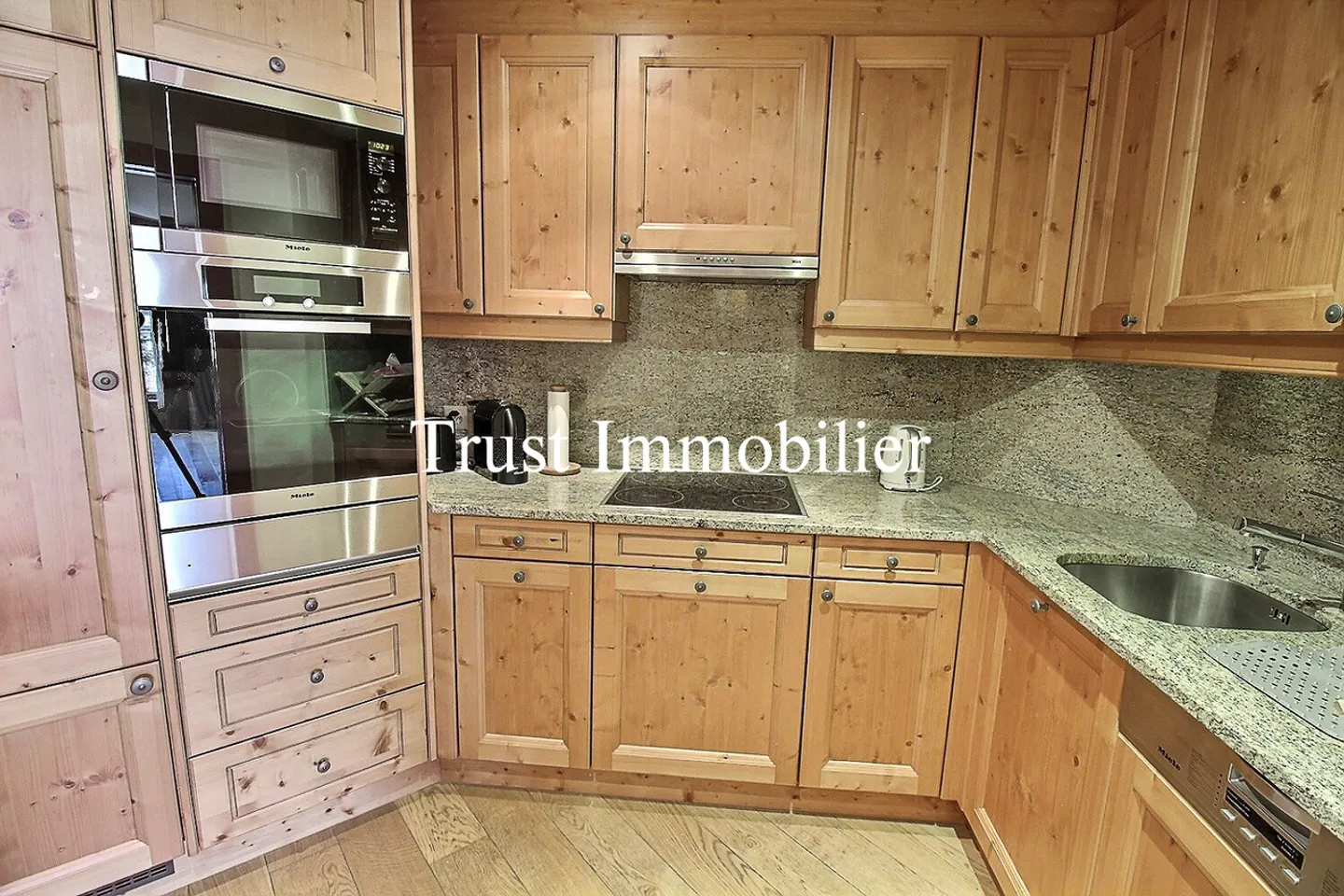 Pleasant 3.5 room apartment for sale in the heart of Crans - Photo 10 of 15