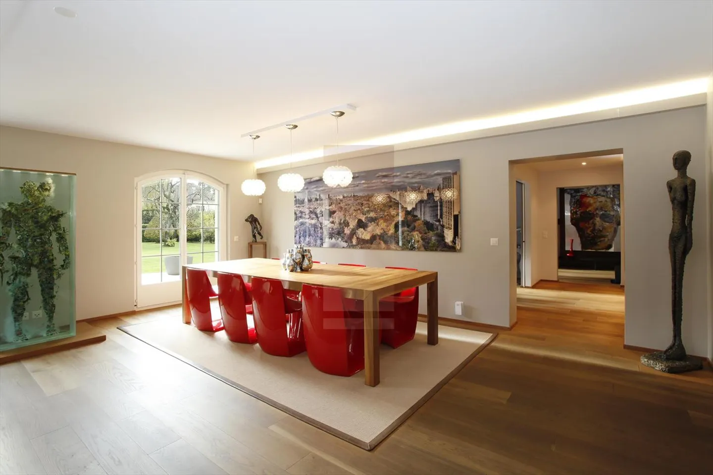 Schönes Familienhaus mit Pool und Nebengebäude - Foto 3 von 13