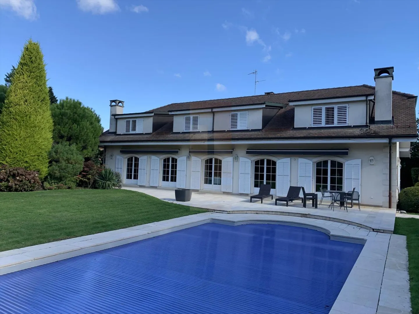 Schönes Familienhaus mit Pool und Nebengebäude - Foto 13 von 13