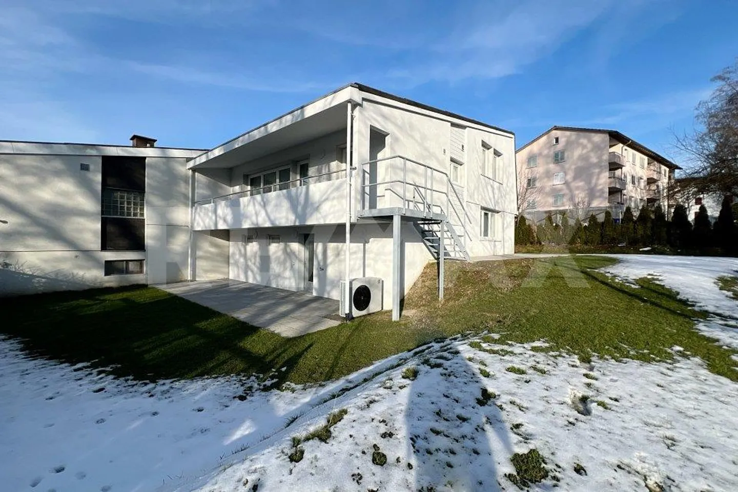 Maison familiale avec potentiel d'extension directement au bord du ruisseau - Photo 1 sur 13