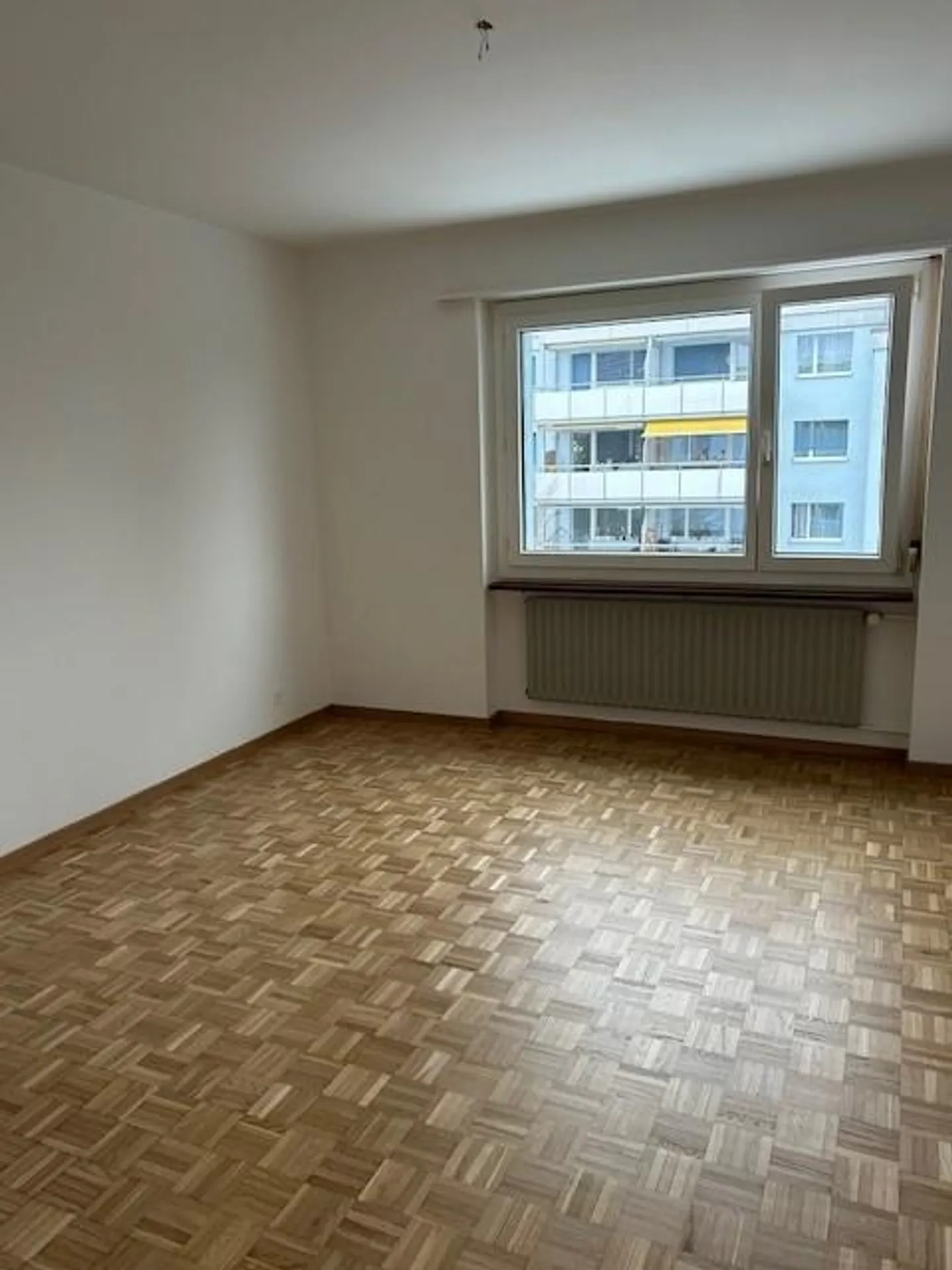 Cozy apartment right by the train station - Photo 7 of 10