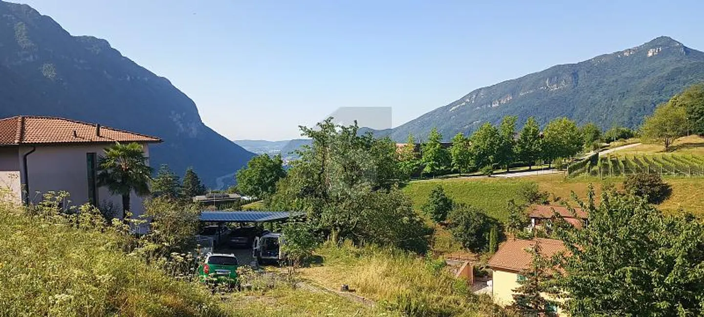 BAUBARES LAND MIT OFFENEM BLICK - Foto 1 von 5