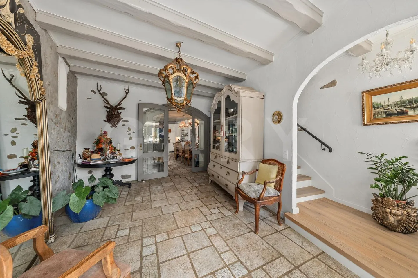 Manor House with Timeless Charm in the Heart of the Vaud Coast - Photo 5 of 13