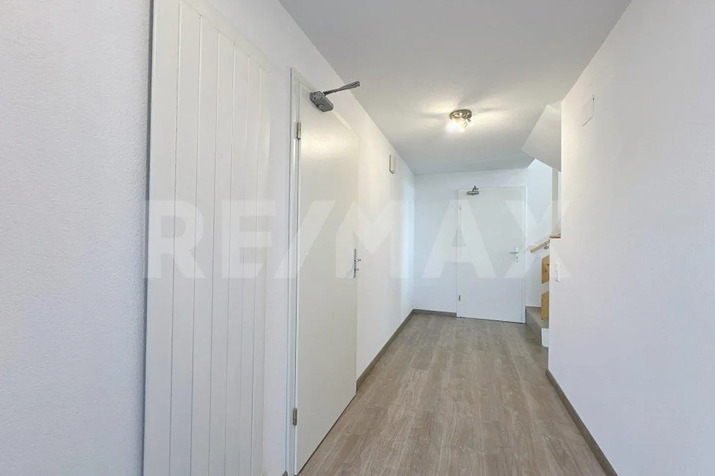 Maison familiale avec potentiel d'extension directement au bord du ruisseau - Photo 4 sur 13