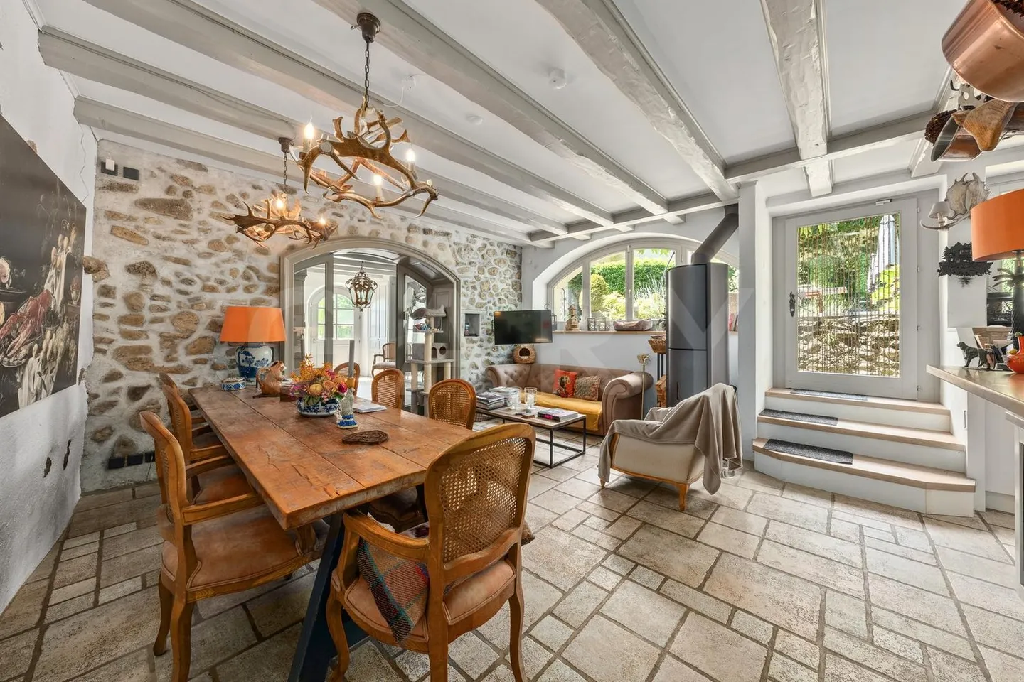 Manor House with Timeless Charm in the Heart of the Vaud Coast - Photo 7 of 13