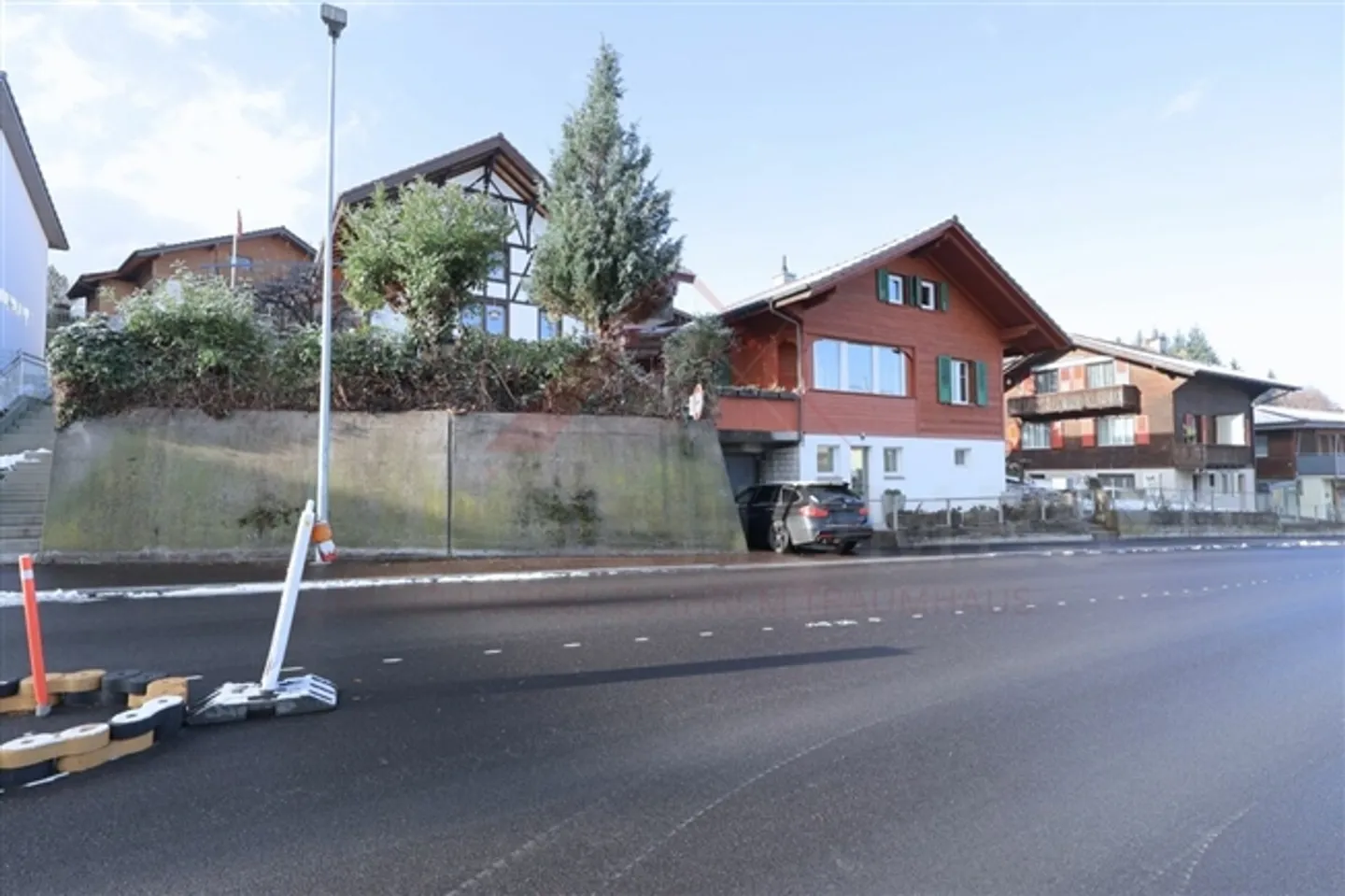 «Einfamilienhaus mit modernem Wohnkomfort und charmantem Charakter - 4.5 Zimmer in 3700 Spiez» - Photo 19 sur 19