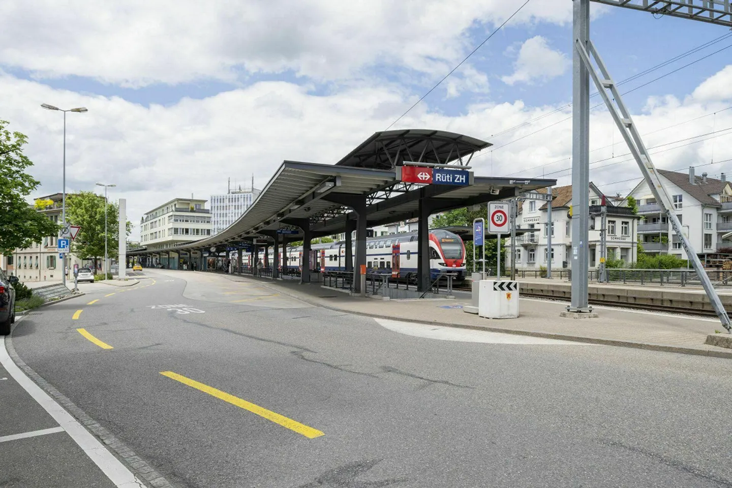 Votre nouvel espace de bureau directement à la gare de Rüti ZH - Photo 9 sur 9