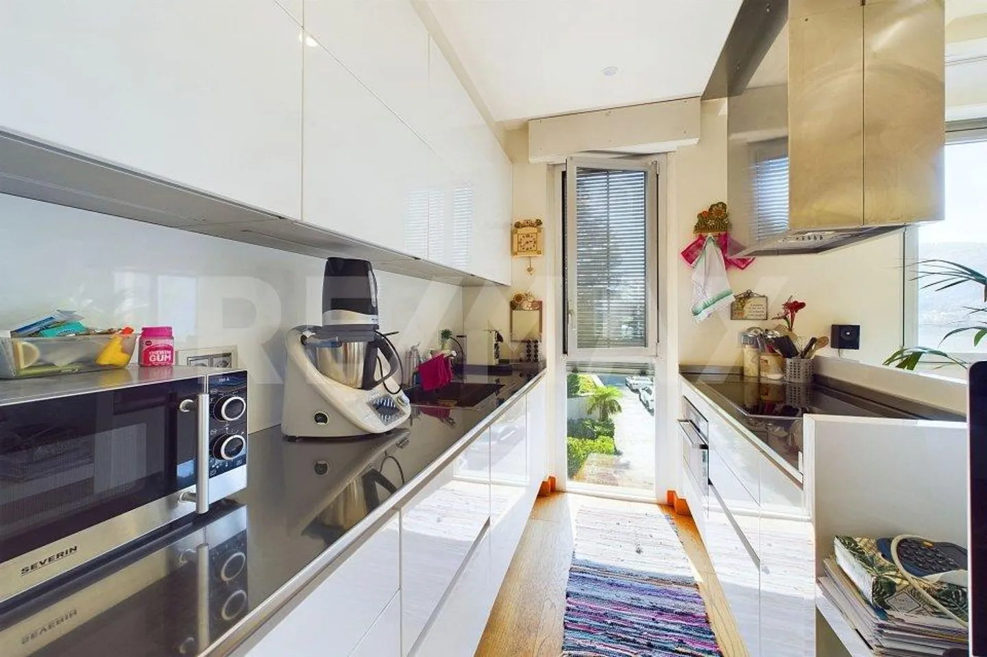 Beautiful apartment with lake view in Bissone also as a second residence - Photo 7 of 13