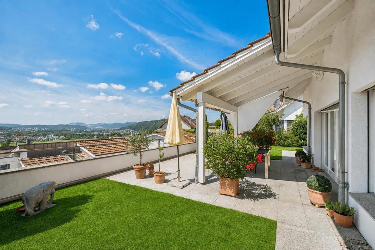 Charmantes Familienhaus mit Aussicht - Foto 2 von 5