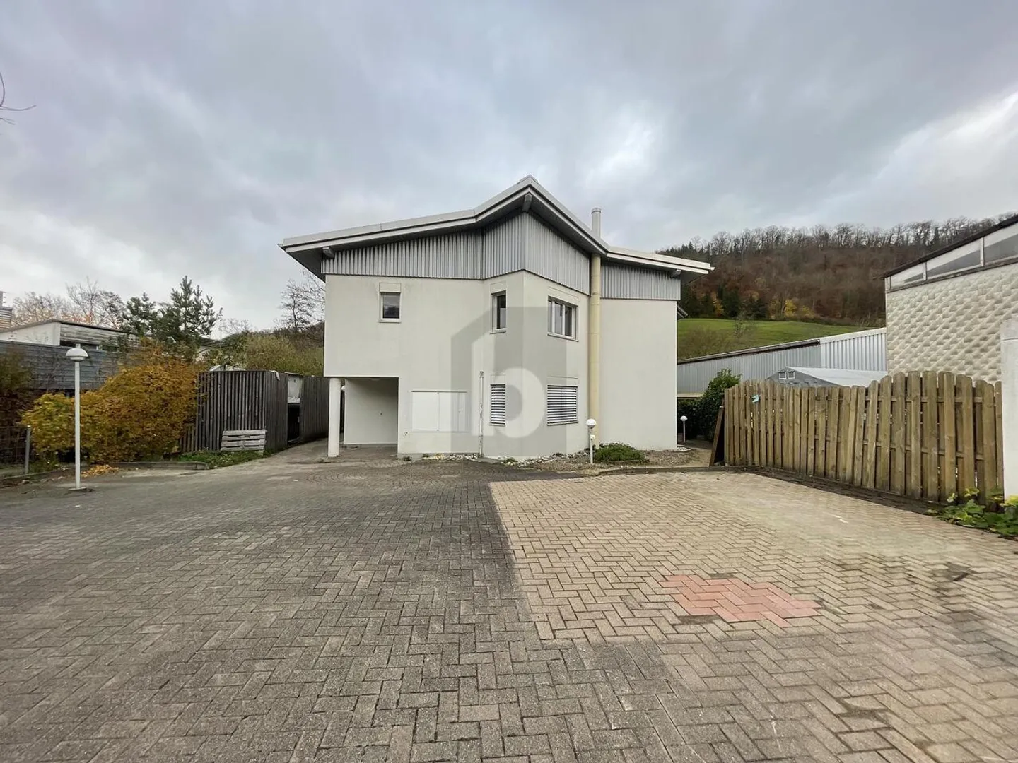 Vielseitiger Gewerberaum - Foto 1 von 6