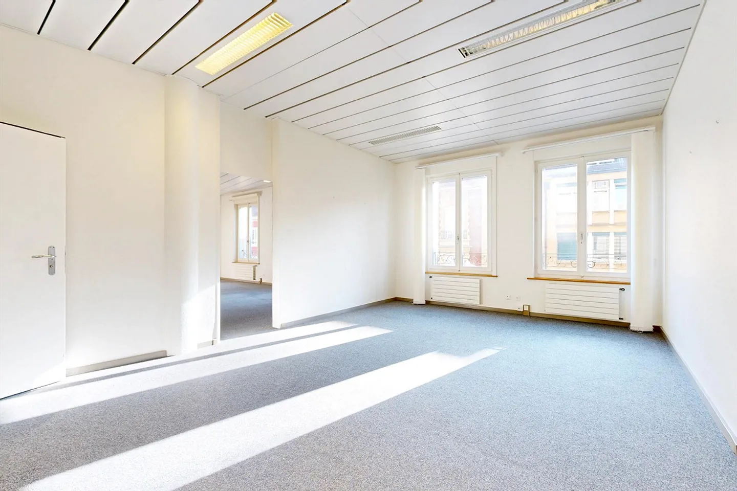 Suchen Sie einen Arbeitsplatz im Stadtzentrum von Neuenburg? - Foto 6 von 12