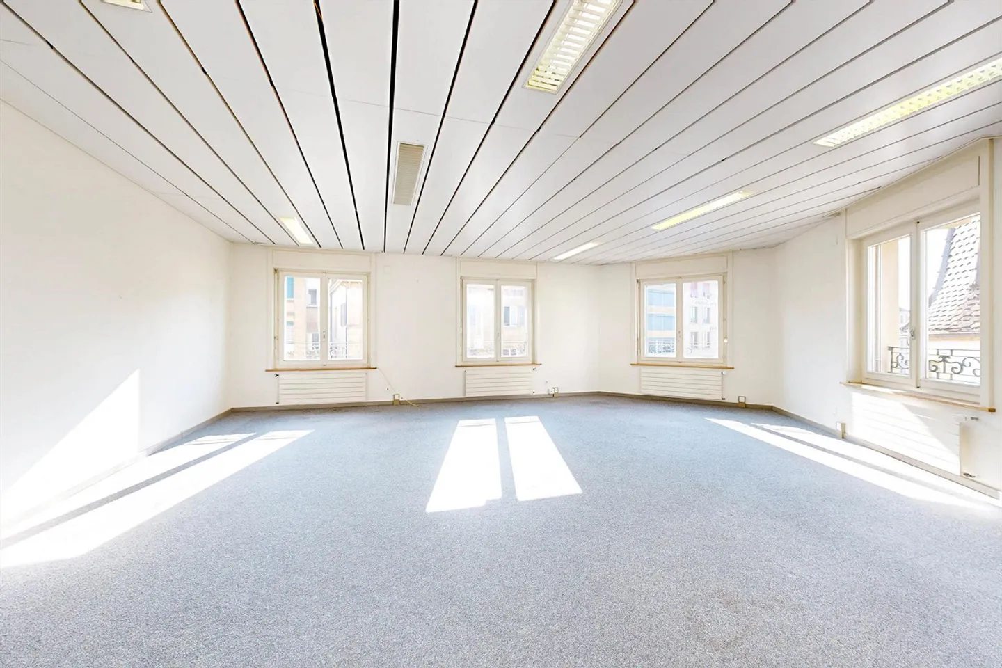 Suchen Sie einen Arbeitsplatz im Stadtzentrum von Neuenburg? - Foto 11 von 12