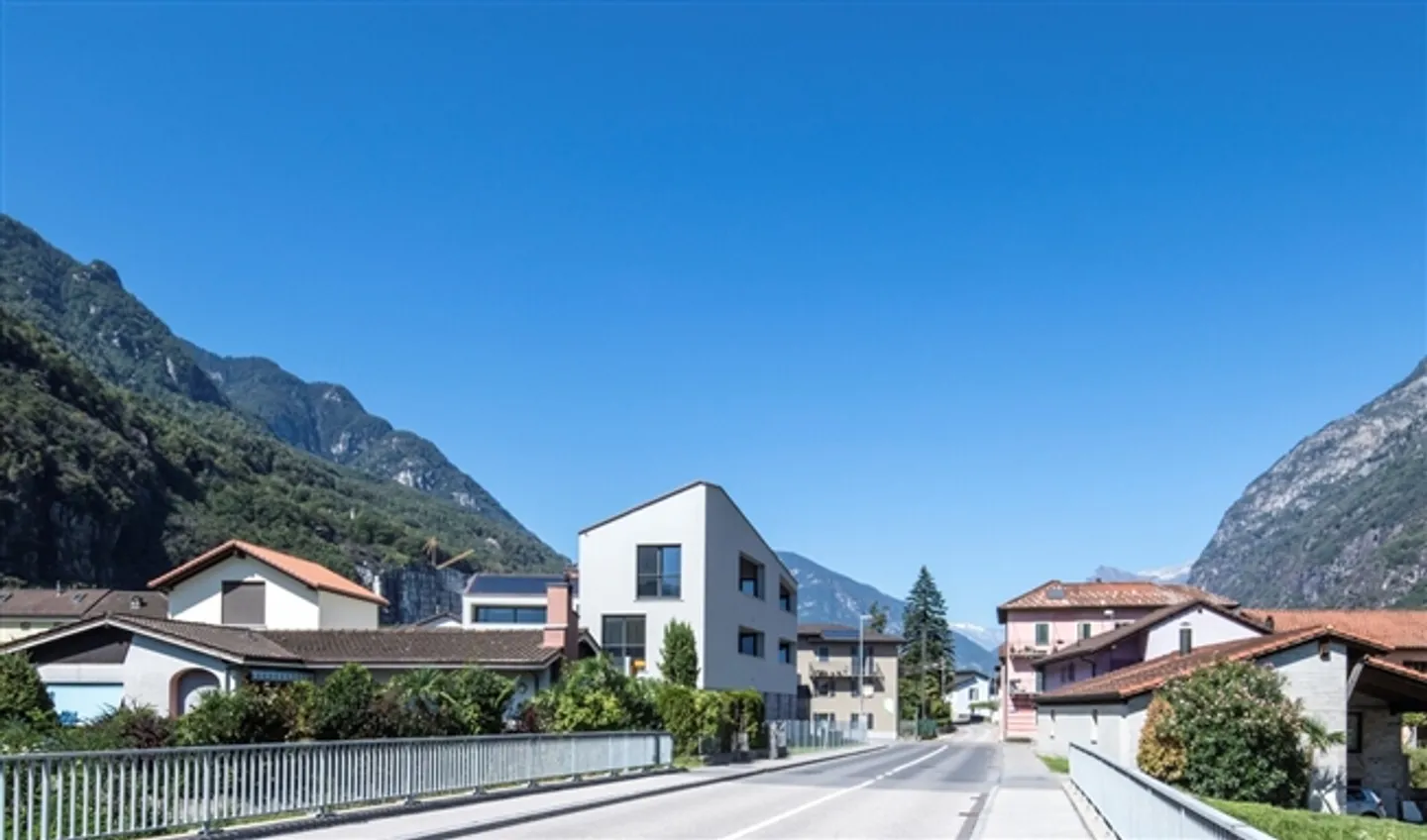 Appartement à louer à Lodrino, lumineux appartement de 3,5 pièces - Photo 1 sur 10