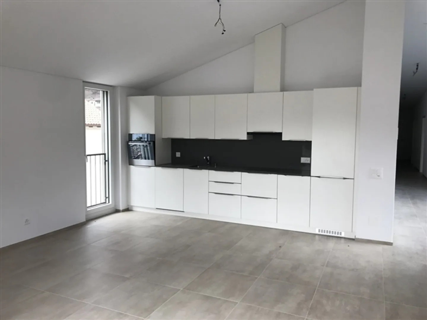 Appartement à louer à Lodrino, lumineux appartement de 3,5 pièces - Photo 4 sur 10