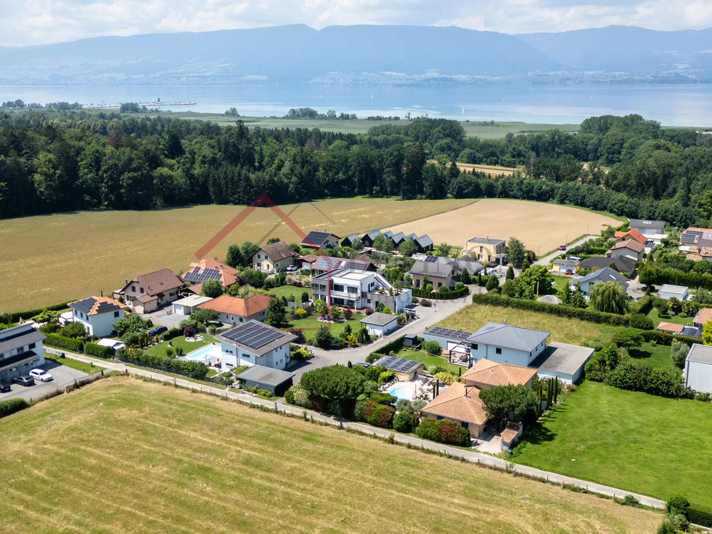 Luxury Villa with Pool - Photo 13 of 13