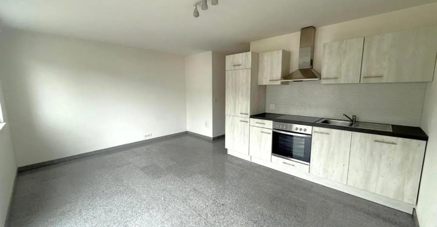 Bel Appartement avec Terrasse - Photo 2 sur 10