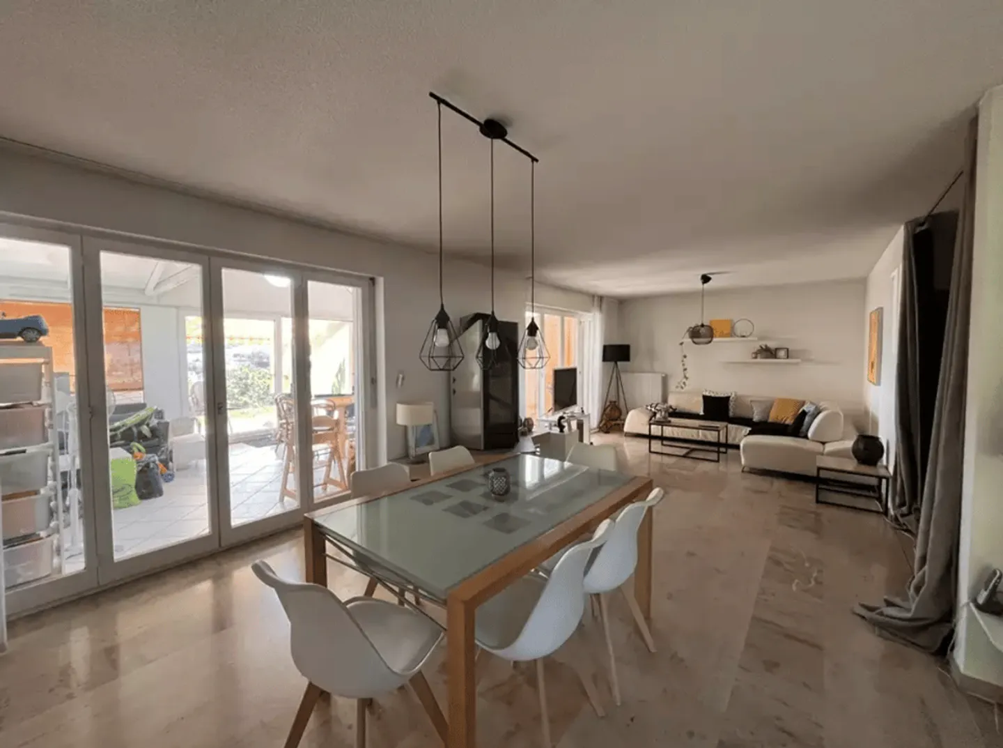 Moderne 5,5-Zimmer-Villa mit Panoramablick in Delémont - Foto 6 von 13
