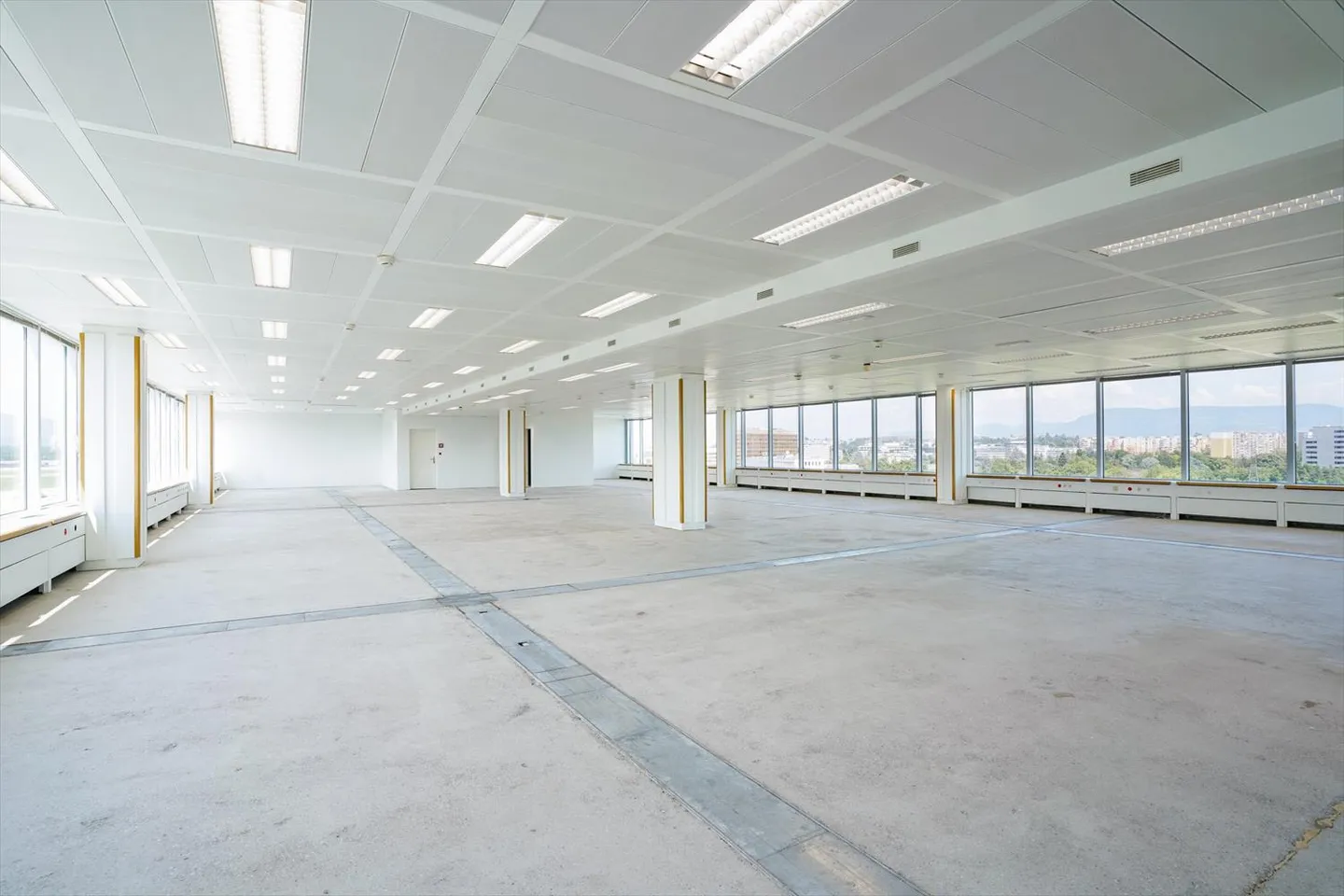 In affitto - Uffici luminosi plug and play - Foto 3 di 7