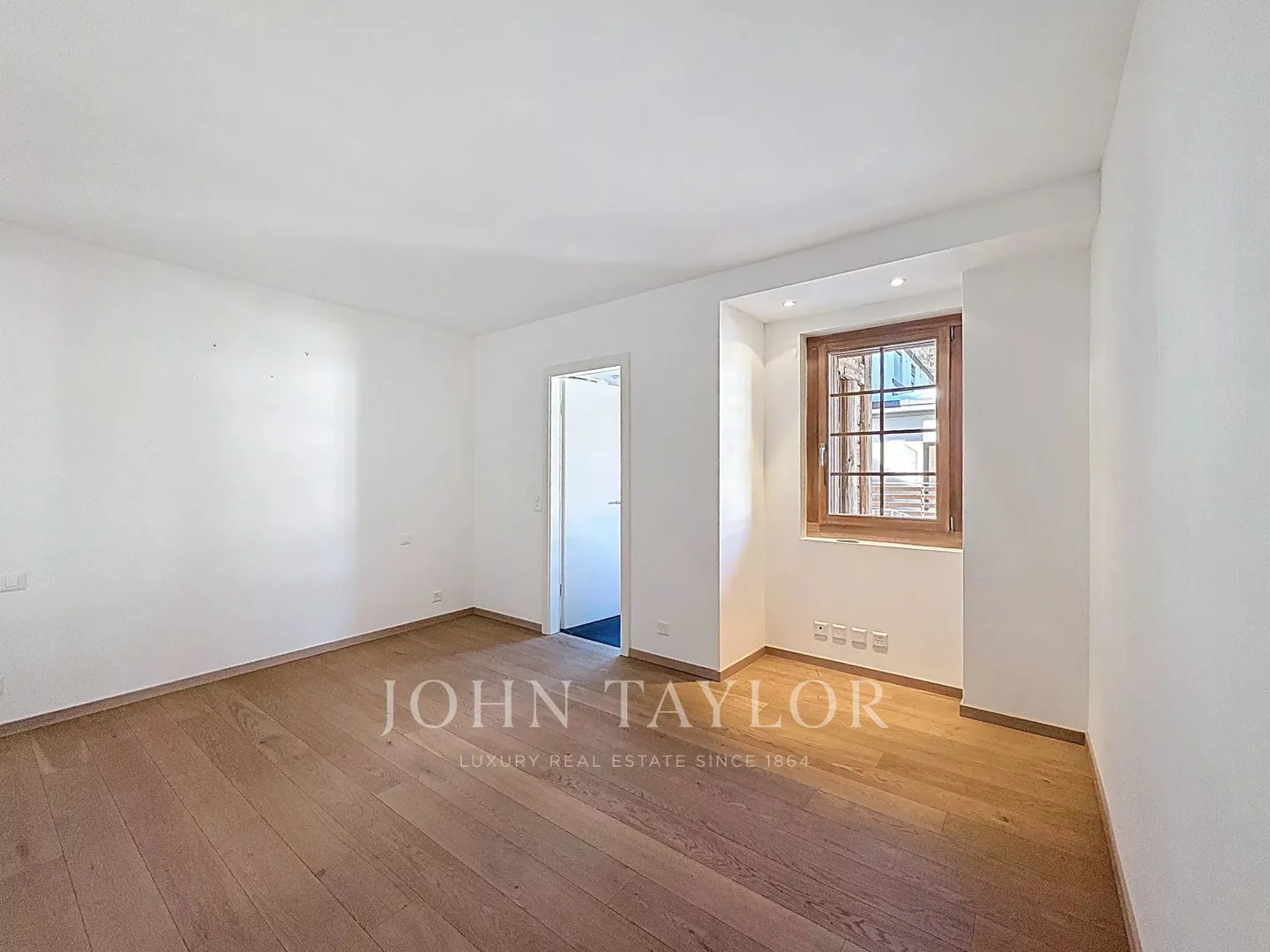 Chalet-Style Apartment in Montana - Photo 3 of 9