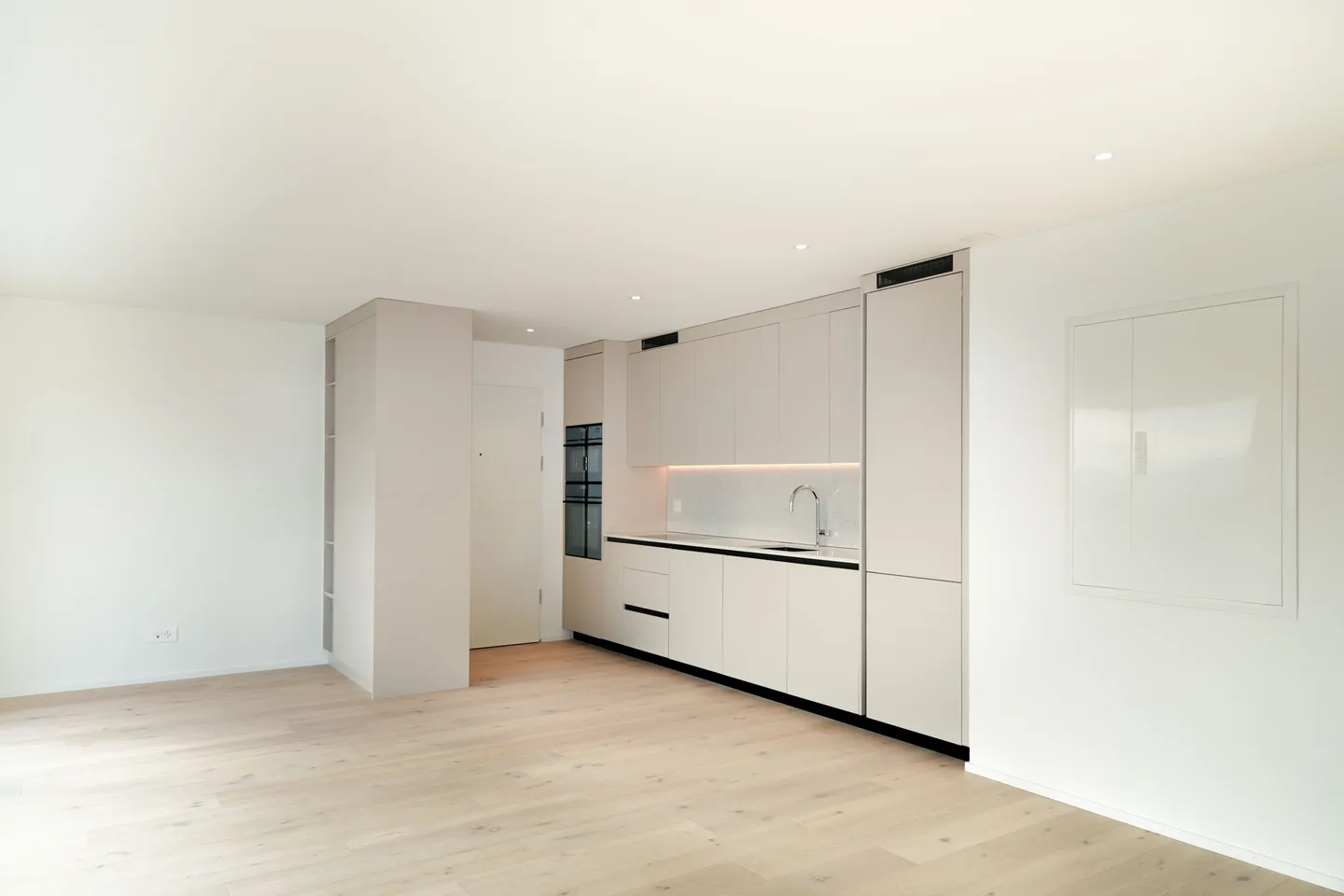 Luxury Apartment with Spacious Terrace - Photo 1 of 12