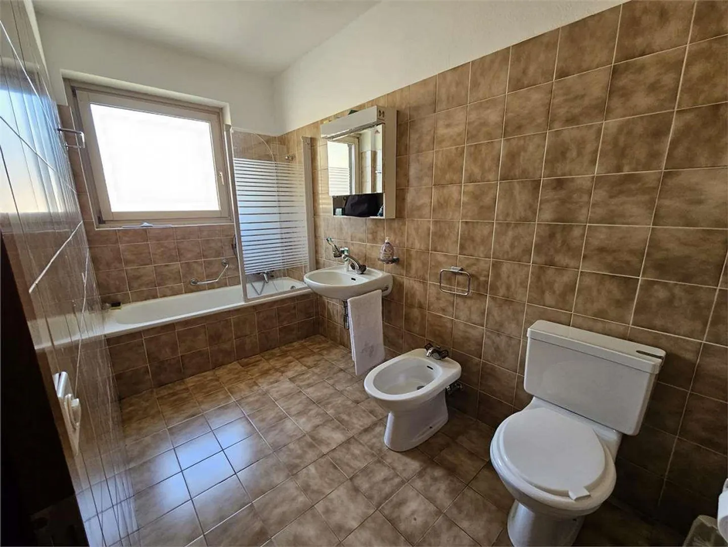 Mendrisio, interessante 3.5 locali con balconi - Foto 10 di 11