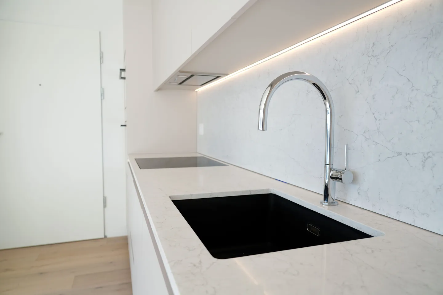 Luxury Apartment with Spacious Terrace - Photo 7 of 12