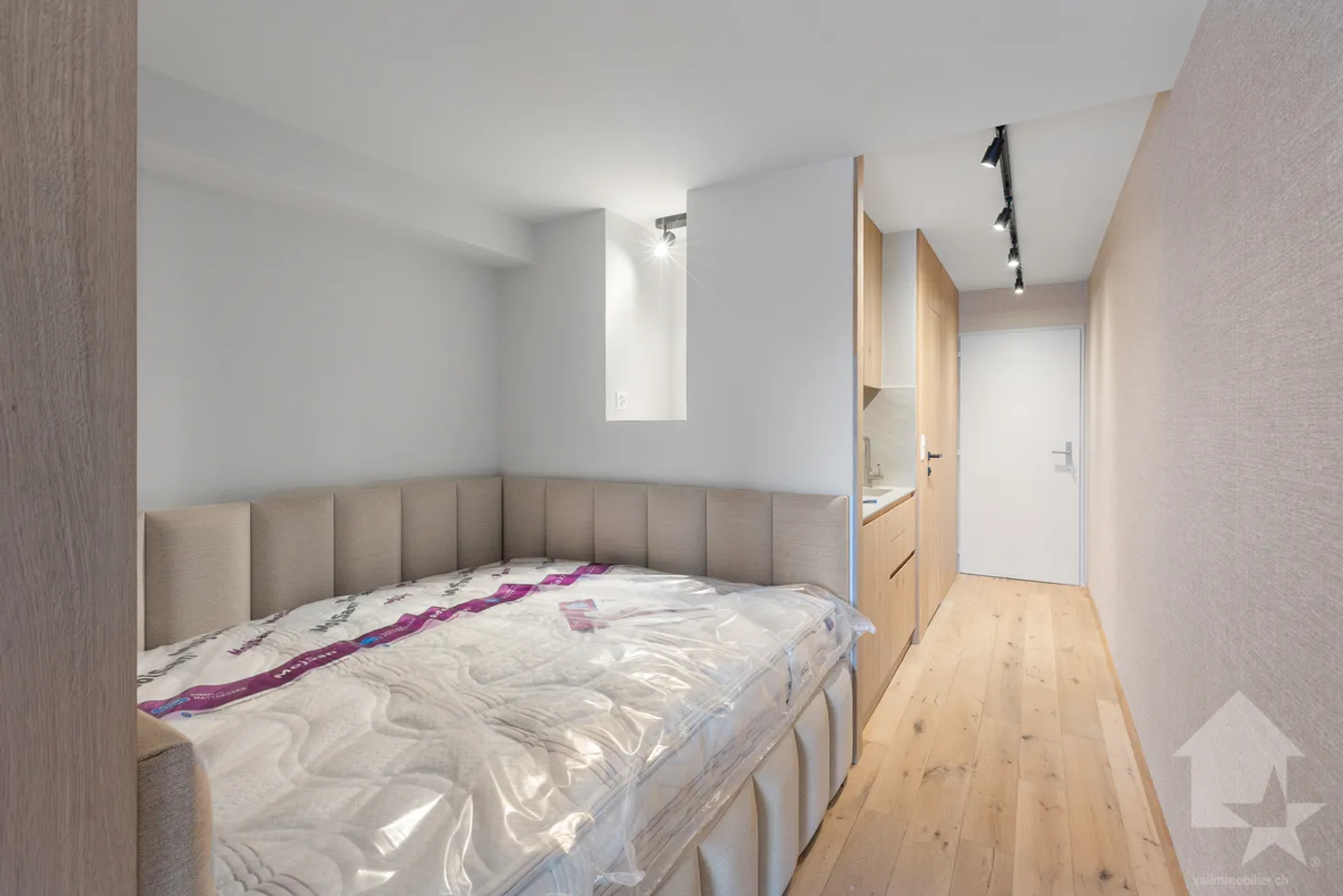 Studio entièrement rénové au centre de Crans-Montana - Foto 4 von 14