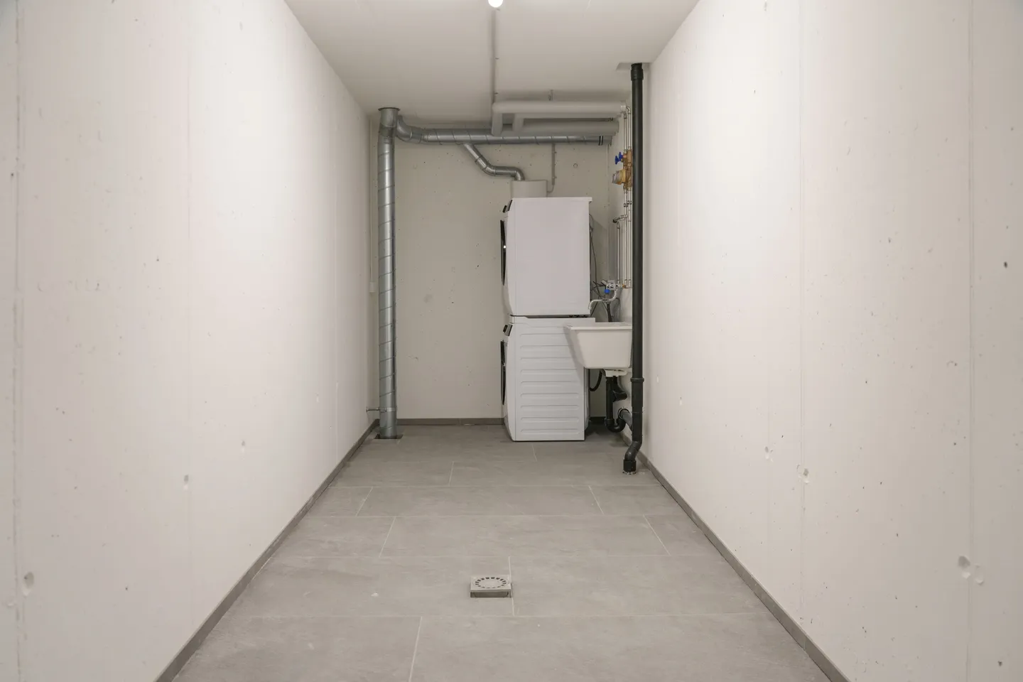 Appartamento moderno con ampia terrazza - Foto 10 di 12