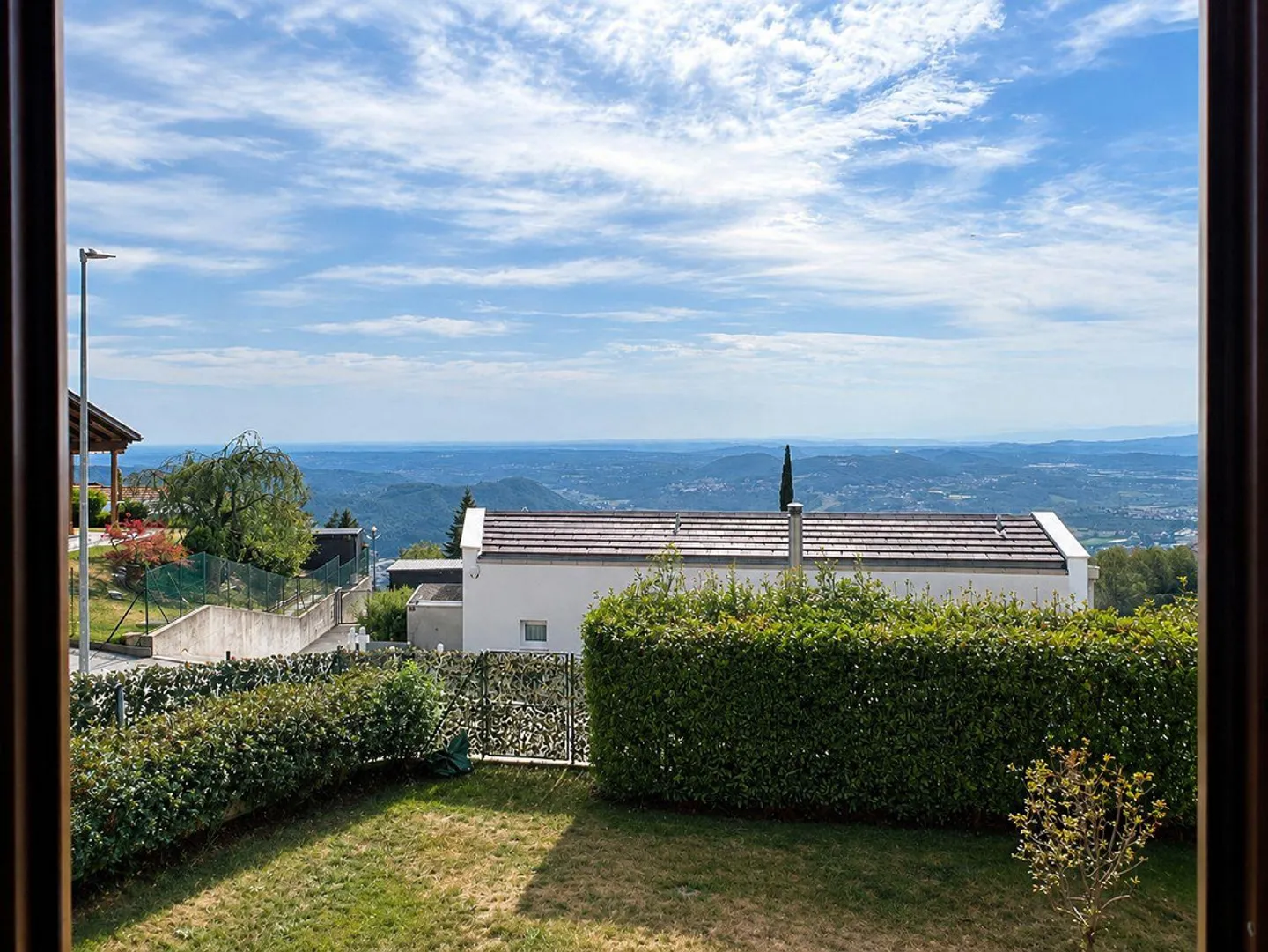 Casa unifamiliare con giardino e vista panoramica - Foto 4 di 16