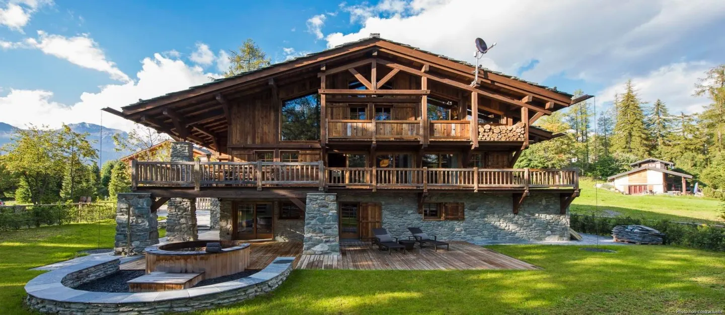 Luxury Chalet with Mountain Views - Photo 1 of 3